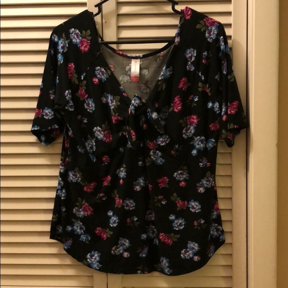 Black front knot flower patterned top
